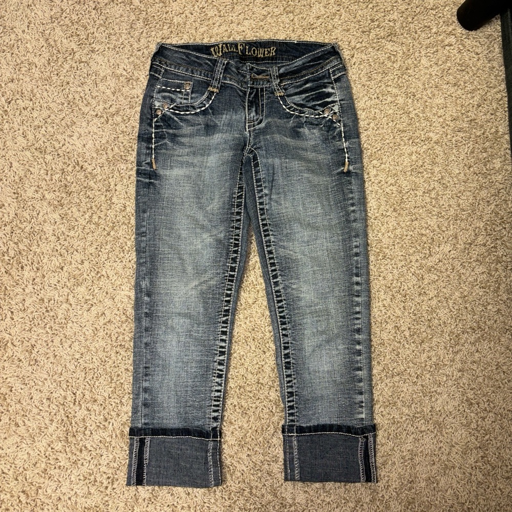 Wallflower size 0 light wash jeans